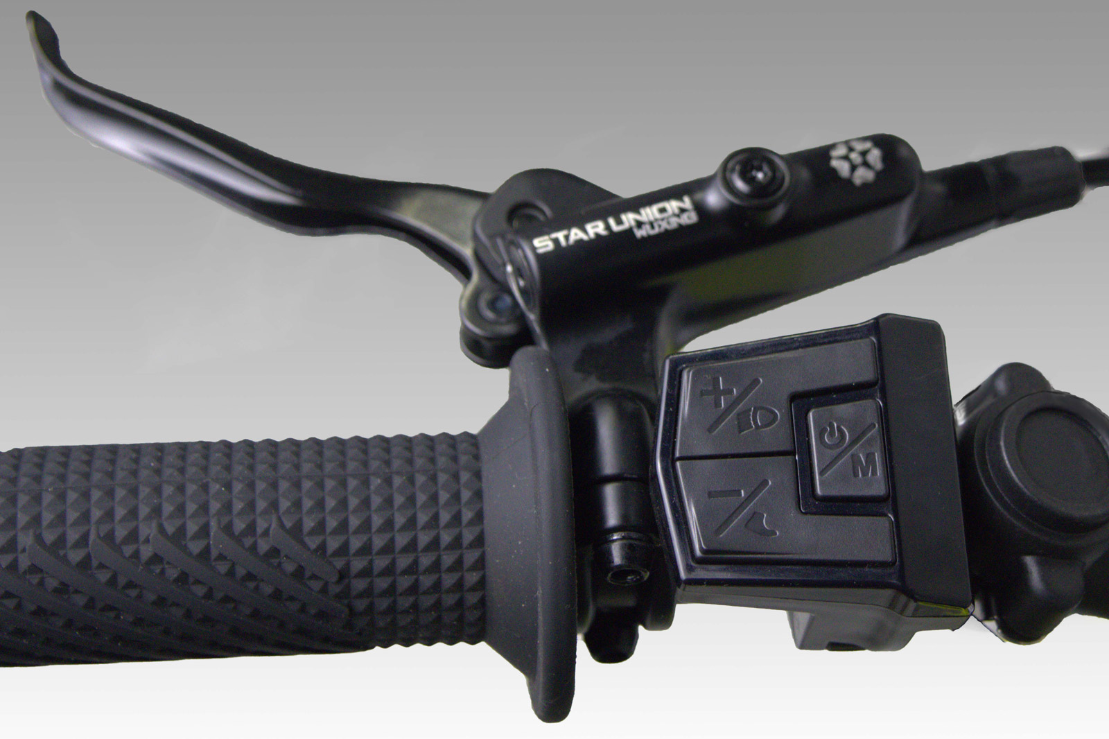 HUS V2 E-Kid in azione off-road